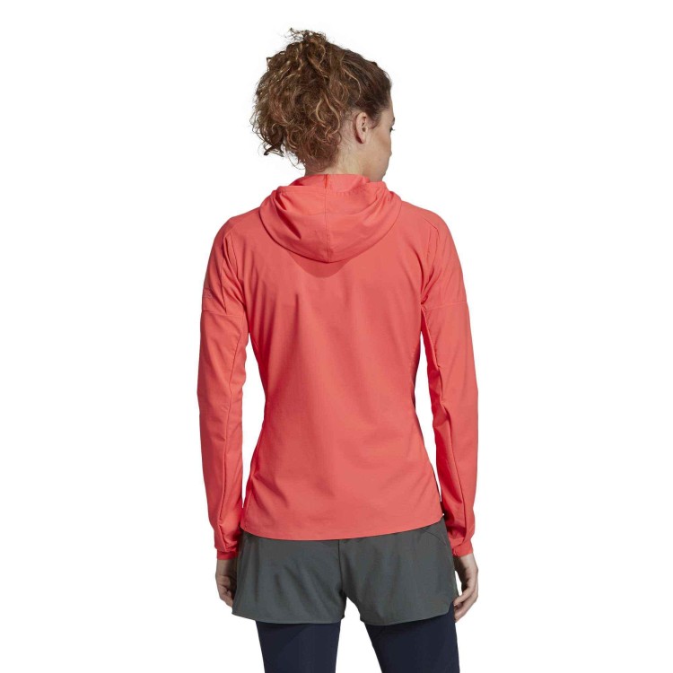 DU2638_APP_on-model_back_white.jpg