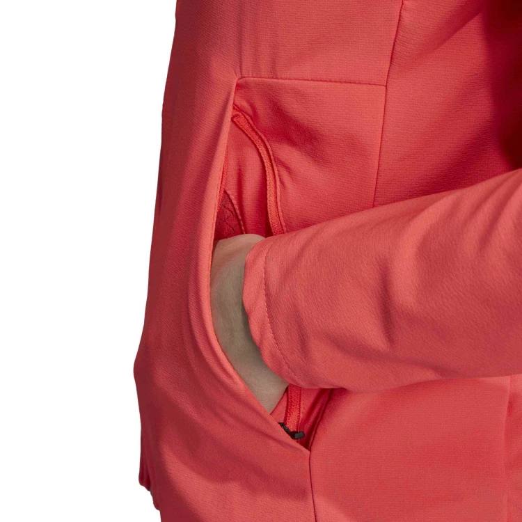DU2638_APP_on-model_detail-1_white.jpg
