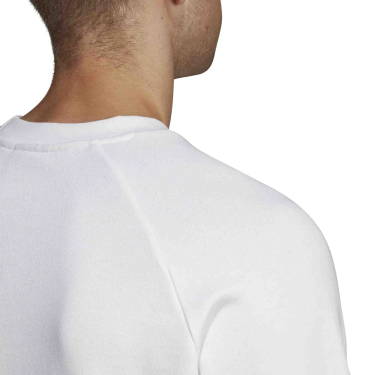DV1544_APP_on-model_detail-3_white.jpg