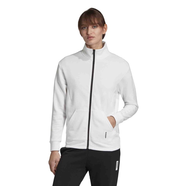 EI4617_APP_on-model_standard_white.jpg