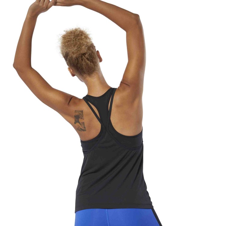 DP6686_APP_on-model_back_white.jpg
