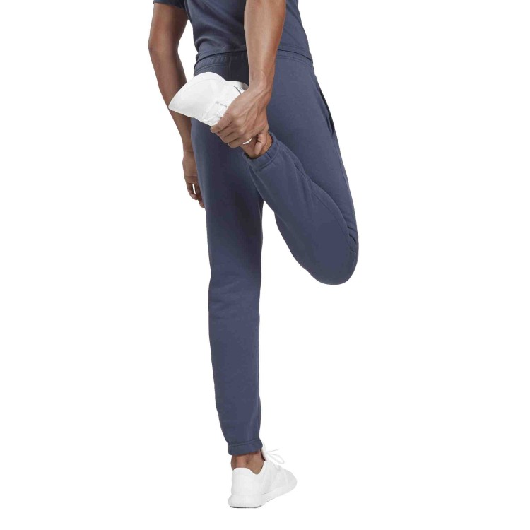DY7760_APP_on-model_back_white.jpg