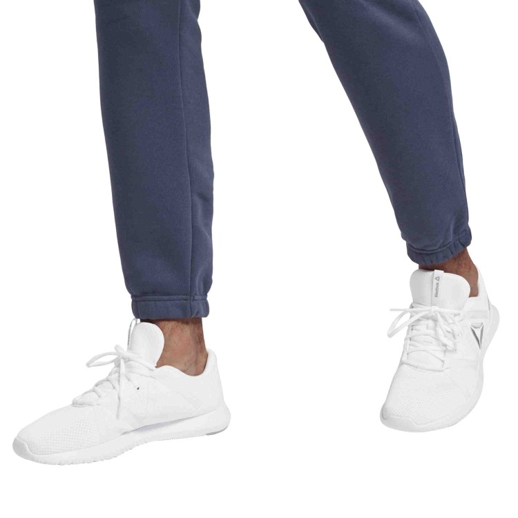 DY7760_APP_on-model_detail-1_white.jpg