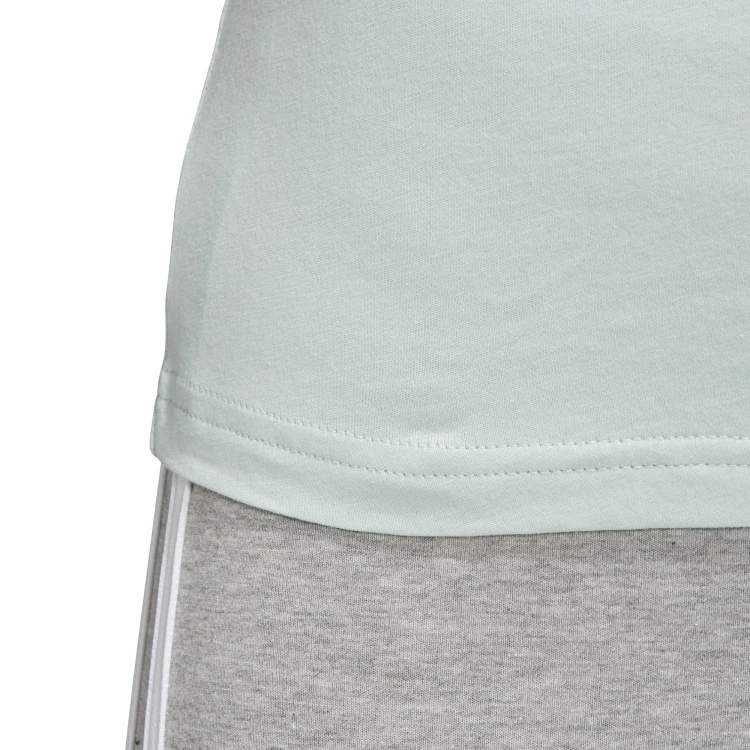 FM6429_APP_on-model_detail-3_white.jpg