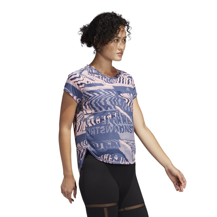 FL7257_APP_on-model_walking_white.jpg