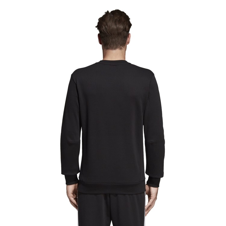 DT9941_APP_on-model_back_white.jpg
