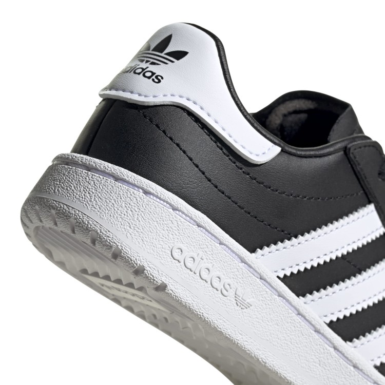EF6821_FTW_photo_detail-2_white.jpg