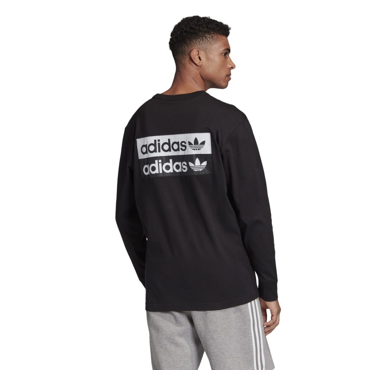 FM2259_APP_on-model_back_white.jpg