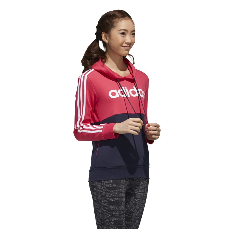 GL6303_APP_on-model_walking_white.jpg