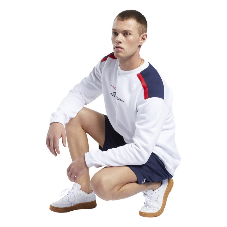 FT7280_APP_on-model_side_white.jpg