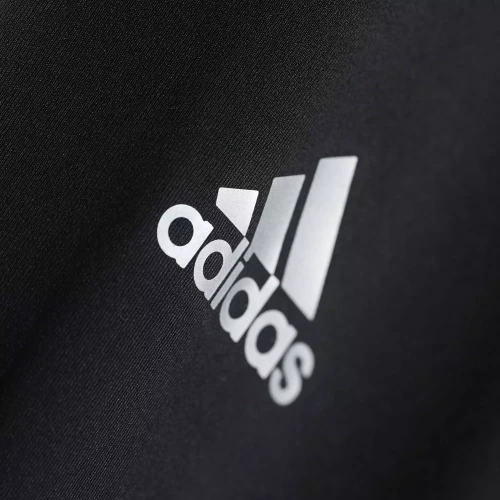 AI3370_4_APPAREL_Photography_Detail View 1_white.webp