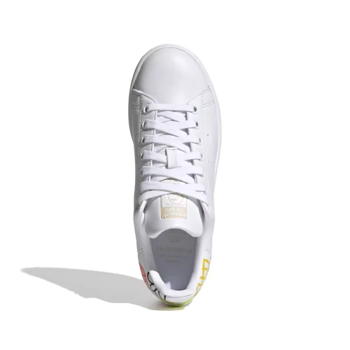 FX5679_3_FOOTWEAR_Photography_Top Portrait View_white.webp