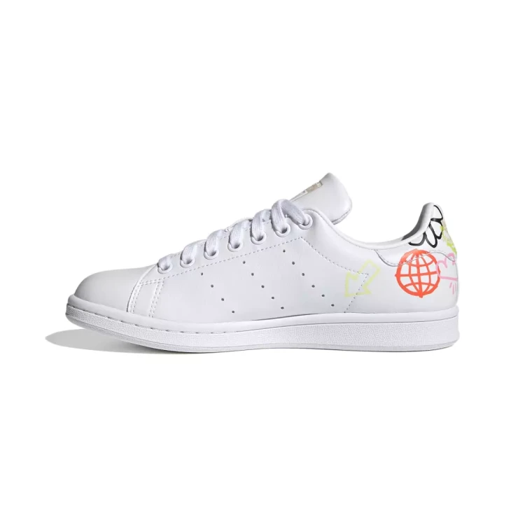 FX5679_5_FOOTWEAR_Photography_Side Medial Center View_white.webp