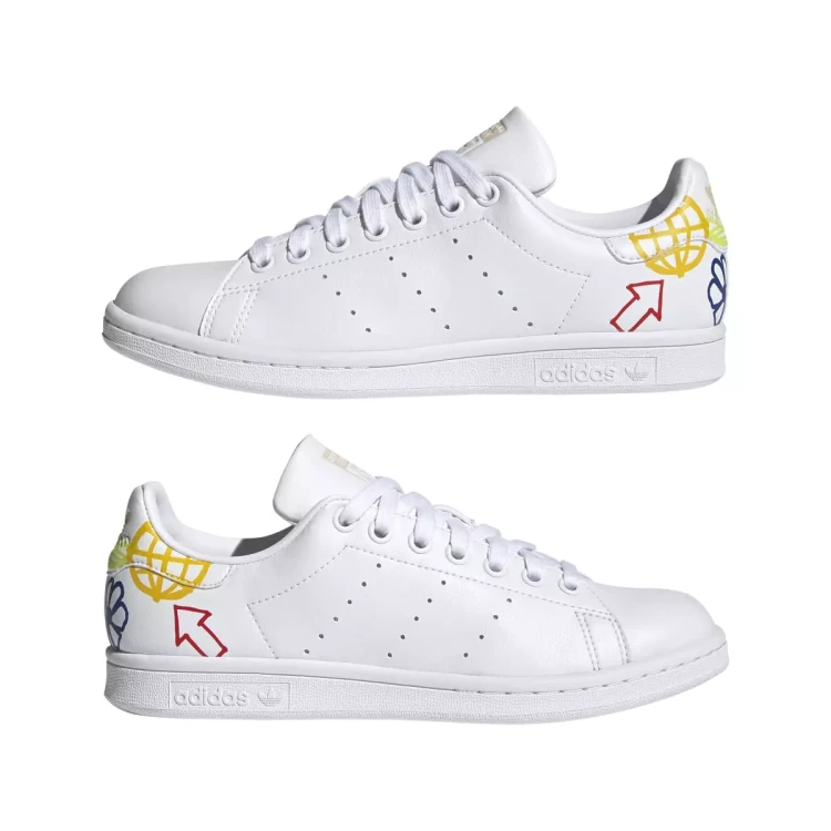 FX5679_10_FOOTWEAR_Photography_Mirrored Pair View_white.webp