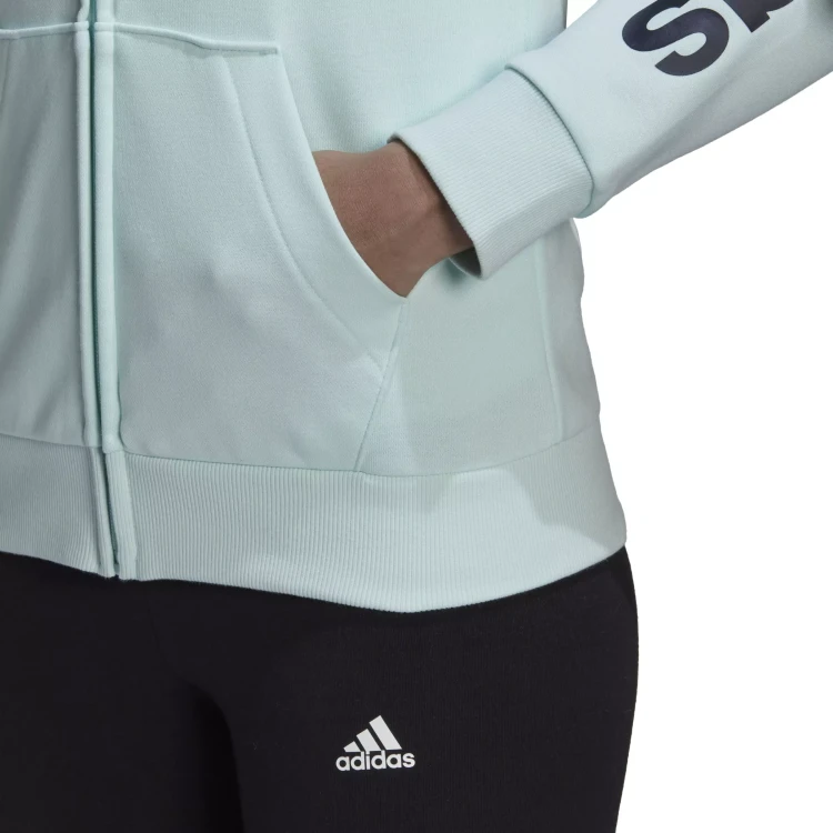 HD1702_7_APPAREL_On Model_Detail View 1_white.webp