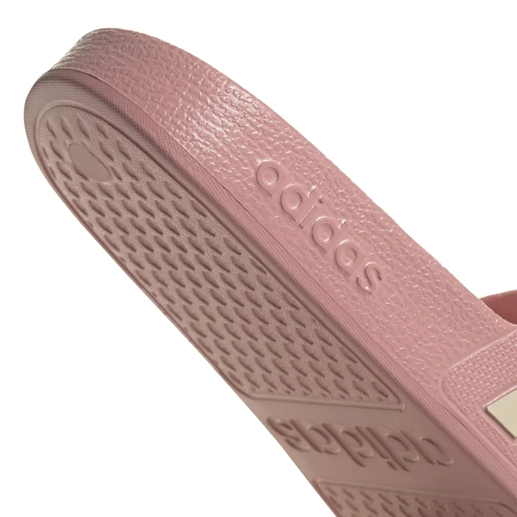 GZ5877_8_FOOTWEAR_Photography_Detail View 1_white.webp