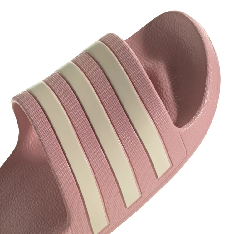 GZ5877_9_FOOTWEAR_Photography_Detail View 2_white.webp