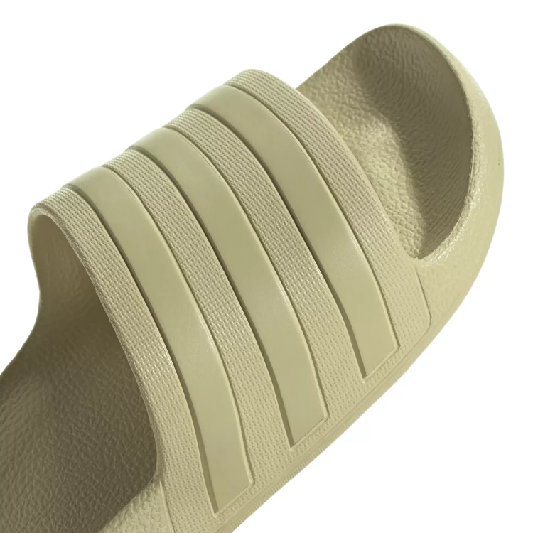 GZ5879_8_FOOTWEAR_Photography_Detail View 1_white.webp